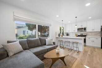 834 Island Ct in San Diego, CA - Building Photo - Building Photo