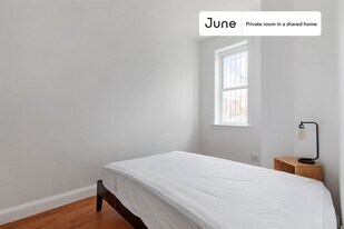 Room in Shared 5.0 bed/2 bath home in New York, NY - Building Photo