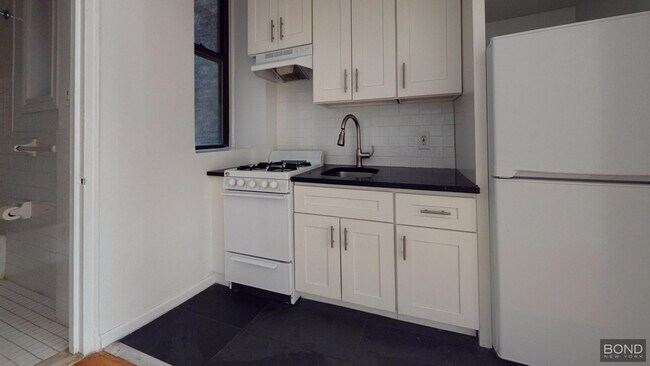 158 East 82 Street in New York, NY - Foto de edificio - Floor Plan