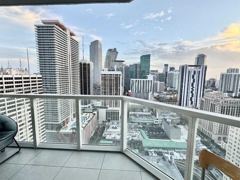 253 NE 2nd St, Unit 3308 in Miami, FL - Foto de edificio