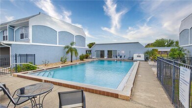 4514 SW 8th Pl in Cape Coral, FL - Building Photo - Building Photo
