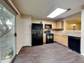 6733 Doyal Dr in Austin, TX - Building Photo - Building Photo