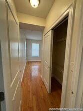 9 Nottingham St, Unit 1 in Boston, MA - Foto de edificio - Building Photo