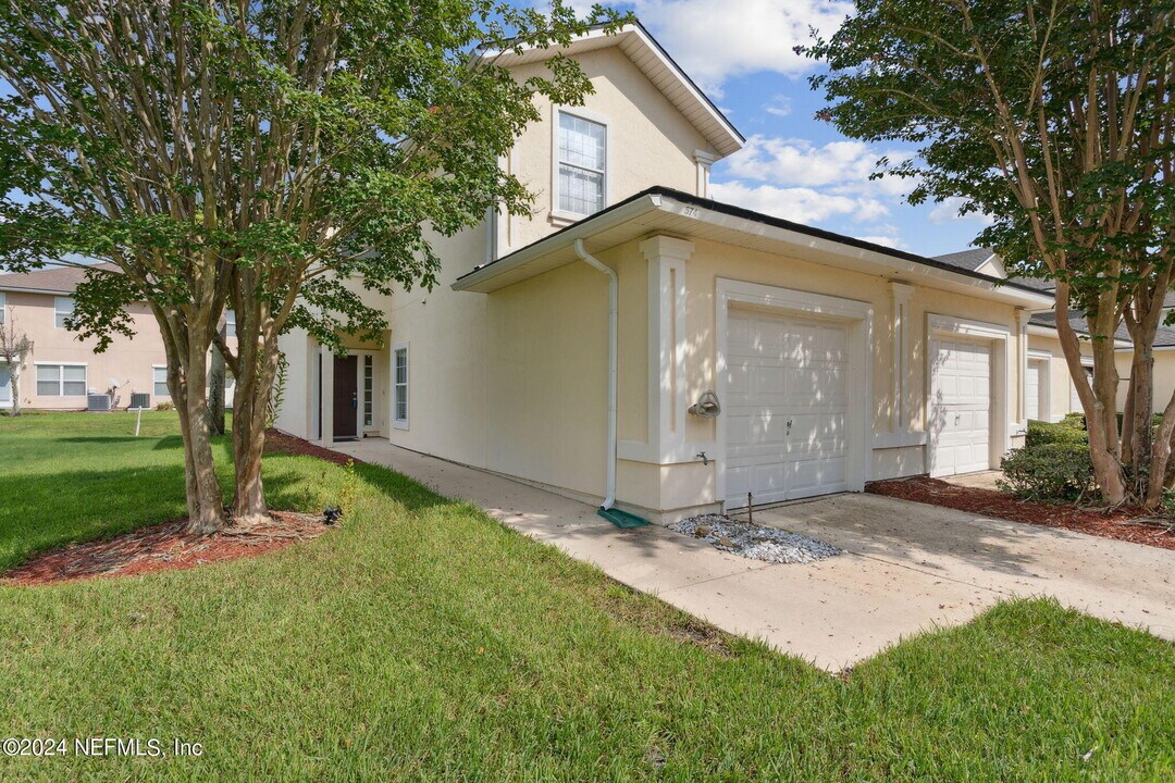 574 Southbranch Dr in Jacksonville, FL - Building Photo