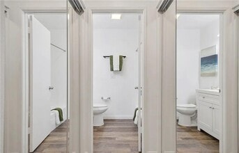 262 Streamwood in Irvine, CA - Building Photo - Building Photo