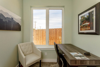 Sheridan Place Townhomes in Denver, CO - Building Photo - Interior Photo