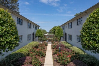 Carol Court in Birmingham, AL - Building Photo - Building Photo