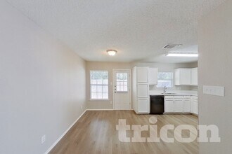 1708 N Bent Tree Trail in Grand Prairie, TX - Building Photo - Building Photo