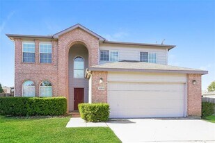 5003 Boots and Saddle Ct in Grand Prairie, TX - Building Photo