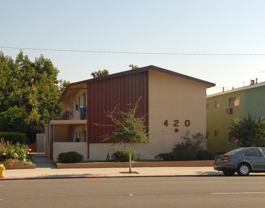 420-422 N San Gabriel Ave in Azusa, CA - Foto de edificio