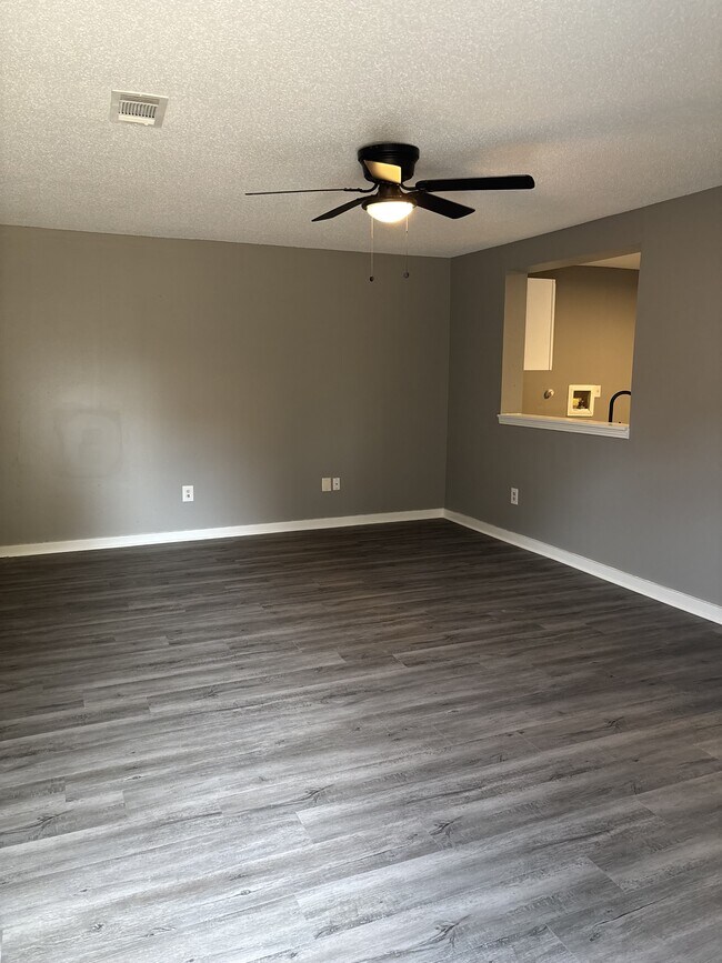 3638 Russelwood Dr in Memphis, TN - Building Photo - Building Photo