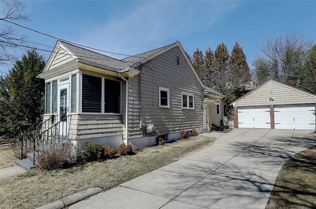 157 Sandringham Ave in Providence, RI - Building Photo - Building Photo