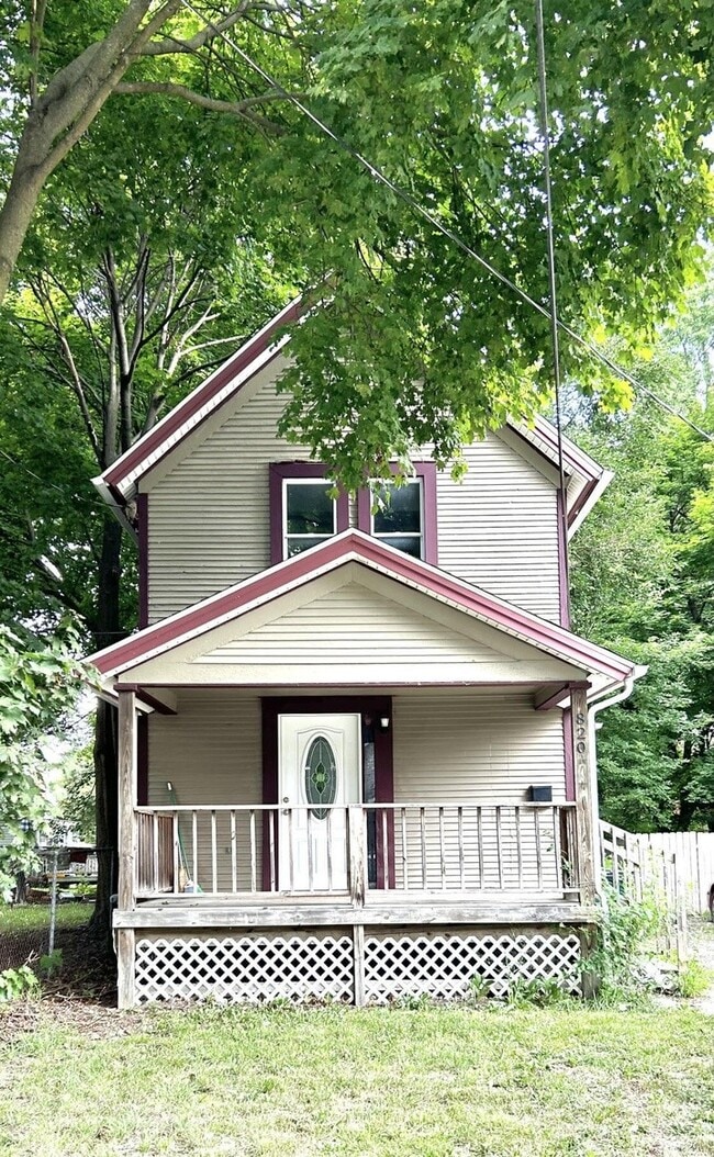 property at 820 Cross St