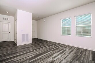 753 Shepard Rock Dr in Zebulon, NC - Building Photo - Building Photo