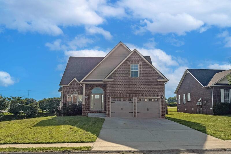 3300 Twelve Oaks Blvd in Clarksville, TN - Building Photo