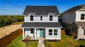 112 Cardinal Wds in Granbury, TX - Building Photo