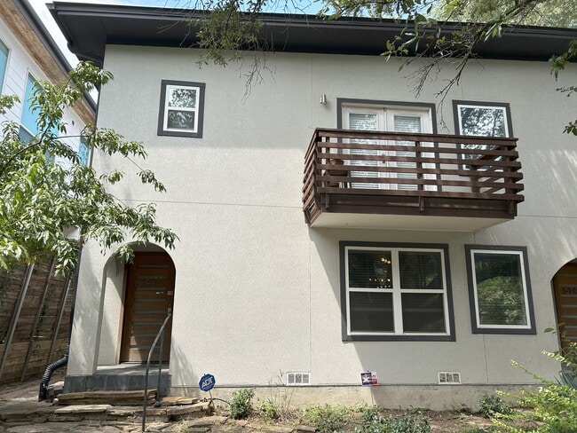 5947 Oram St, Unit 5947 Up and Downstairs
