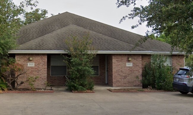 947 Willow Pond St