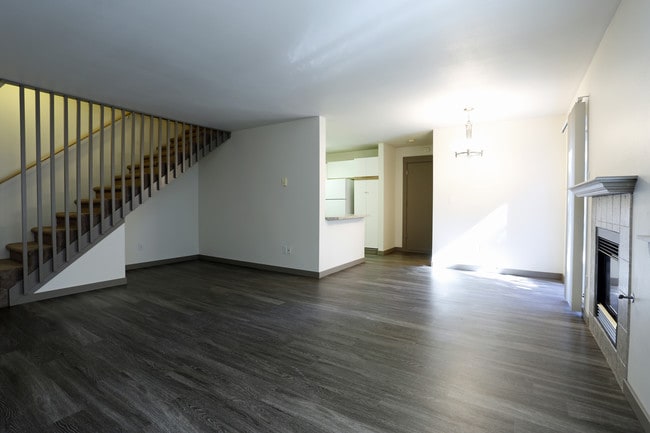 Noble Court Estates