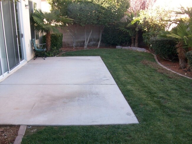 338 Palm Trace Ave in Las Vegas, NV - Building Photo - Building Photo