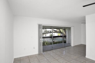 4403 S Semoran Blvd in Orlando, FL - Building Photo - Building Photo