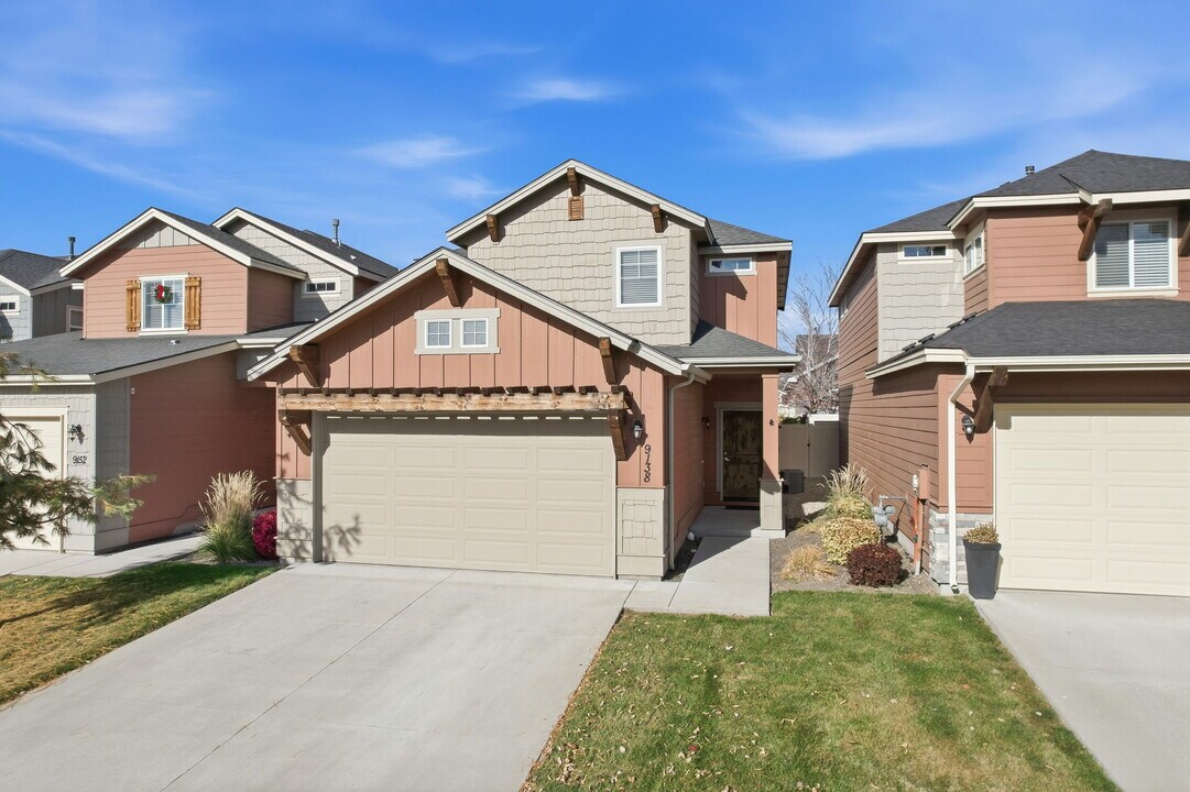 9138 W Tillamook Dr in Boise, ID - Building Photo