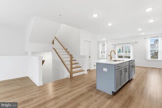 614 Glenn Lk Dr in Bowie, MD - Building Photo - Building Photo