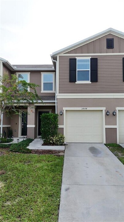 1444 Mirabella Cir in Davenport, FL - Building Photo
