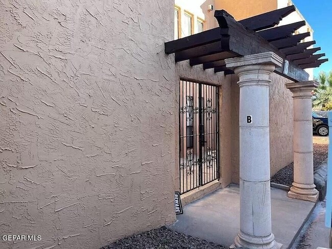 10604 Springwood Dr in El Paso, TX - Building Photo - Building Photo