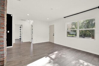5006 N Suwanee Ave in Tampa, FL - Building Photo - Building Photo