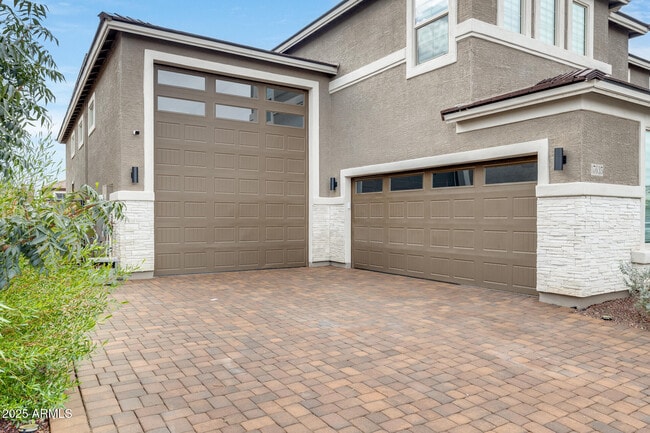 17635 W Red Fox Rd in Surprise, AZ - Building Photo - Building Photo