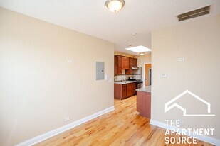 3205 N Central Ave in Chicago, IL - Building Photo