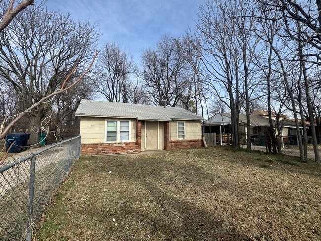 2517 SW 42nd St in Oklahoma City, OK - Building Photo - Building Photo