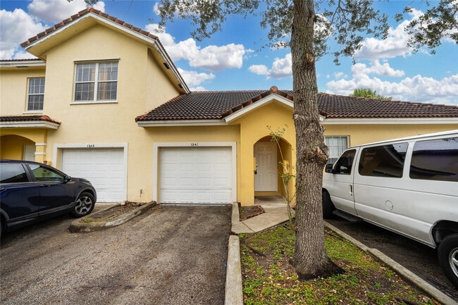 1241 NW 27th Ave in Pompano Beach, FL - Building Photo - Building Photo