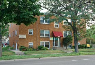 889 Maryland Ave E in St. Paul, MN - Foto de edificio - Building Photo