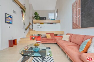 1979 Grace Ave in Los Angeles, CA - Building Photo - Building Photo