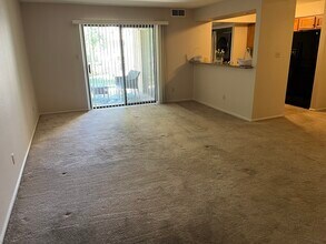 9345 N 92nd St, Unit #217 in Scottsdale, AZ - Building Photo - Building Photo