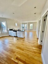 57 Greenleaf Ave, Unit 3 in Medford, MA - Building Photo