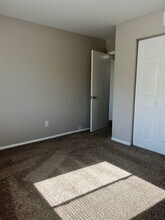 1081 Scarborough Ct, Unit F5 in Chesterton, IN - Building Photo - Building Photo