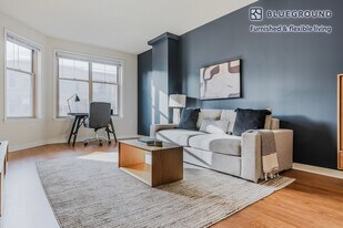 2400 M St NW in Washington, DC - Building Photo