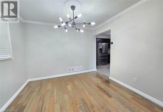 164 High St in Bowmanville, ON - Building Photo - Building Photo