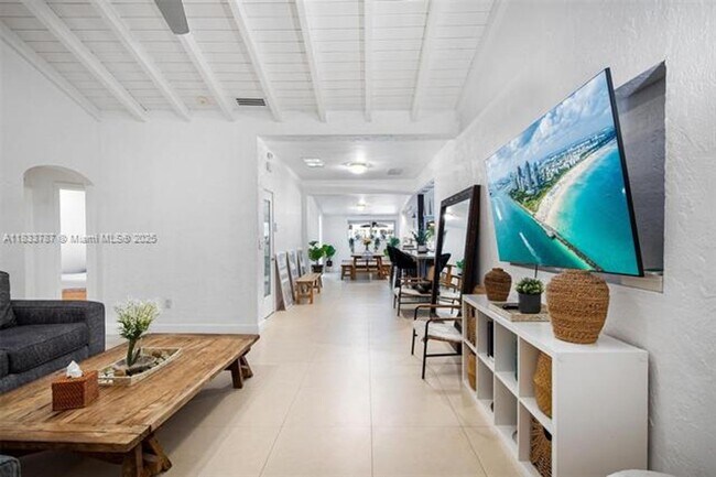 7701 NE 8th Ave in Miami, FL - Building Photo - Building Photo