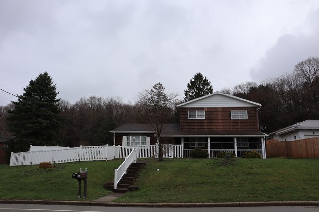 property at 763 S 6th St