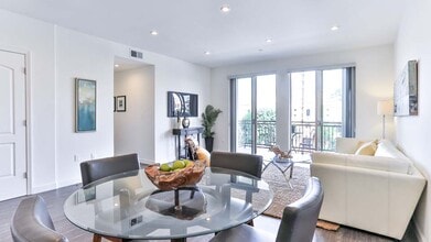 4354 Teesdale Ave in Los Angeles, CA - Foto de edificio - Building Photo