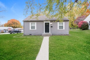 1608 W Sheley Rd in Independence, MO - Building Photo