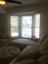 8419 Hollis Ln in Vienna, VA - Foto de edificio - Building Photo