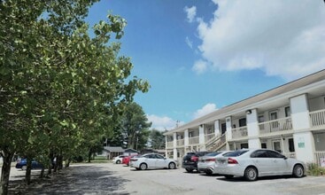 Century Square Apartments in Bristol, TN - Foto de edificio - Interior Photo