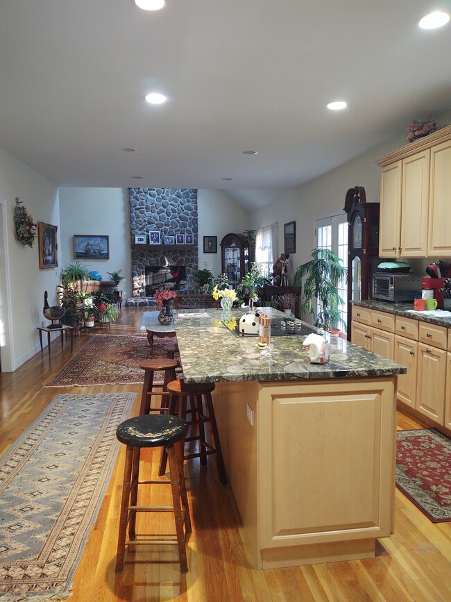 34 Mallory Hill Rd in Ridgefield, CT - Building Photo - Building Photo