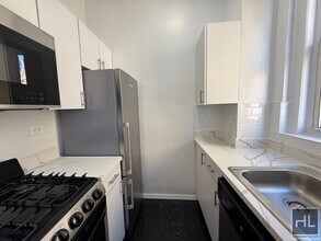 WEST 86 STREET in New York, NY - Building Photo - Building Photo