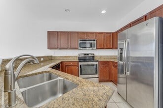 17461 SW 153rd Ct in Miami, FL - Foto de edificio - Building Photo
